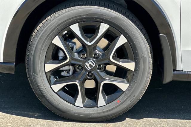 Photo of 2026 Platinum White Pearl Honda HR-V