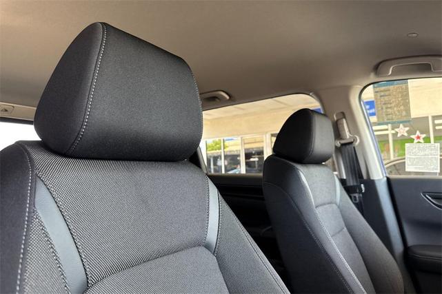 Photo of 2025 Still Night Pearl Honda CR-V