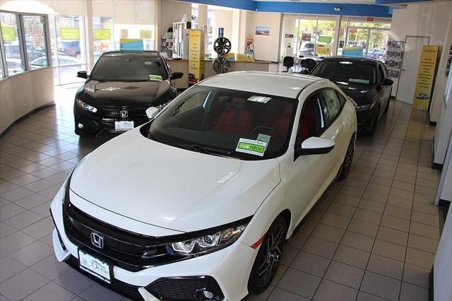 Photo of 2024 Platinum White Pearl Honda Civic