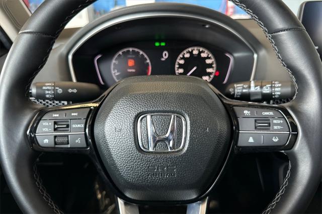 Photo of 2024 Platinum White Pearl Honda Civic
