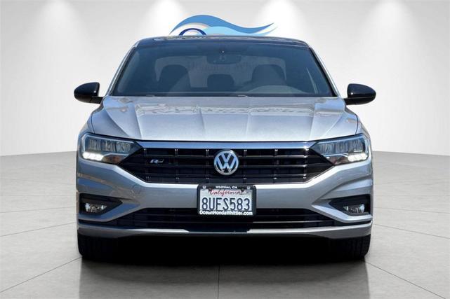 Photo of 2020 Silver Metallic Volkswagen Jetta
