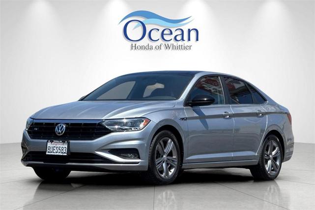 Photo of 2020 Silver Metallic Volkswagen Jetta