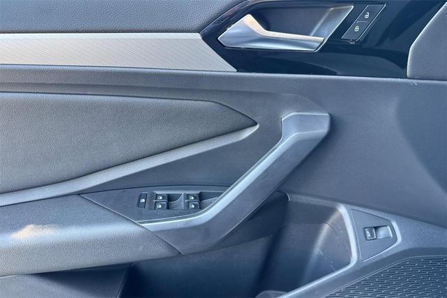 Photo of 2020 Silver Metallic Volkswagen Jetta