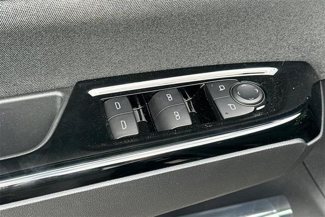 Photo of 2025 Mercury Silver Metallic Honda Prologue