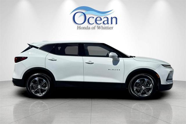 Photo of 2025 Summit White Chevrolet Blazer