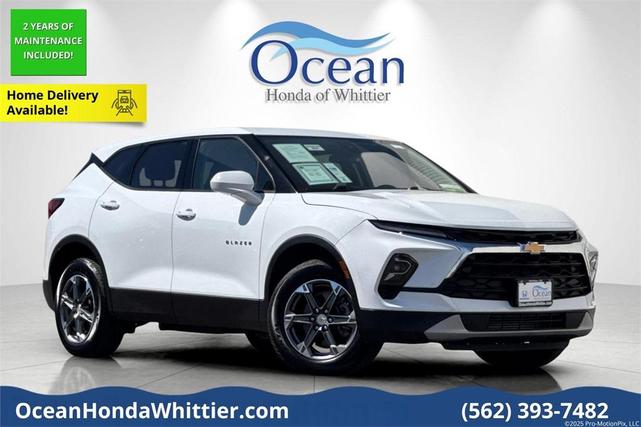 Photo of 2025 Summit White Chevrolet Blazer
