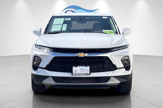 Photo of 2025 Summit White Chevrolet Blazer