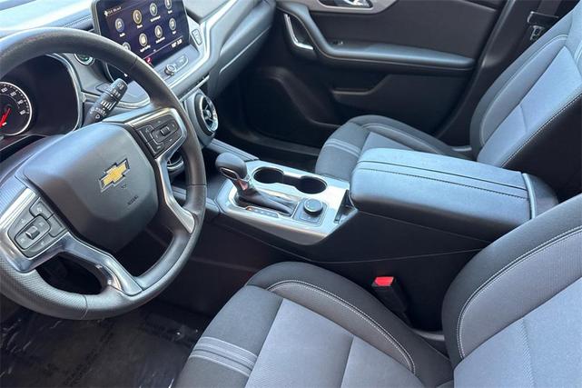 Photo of 2025 Summit White Chevrolet Blazer