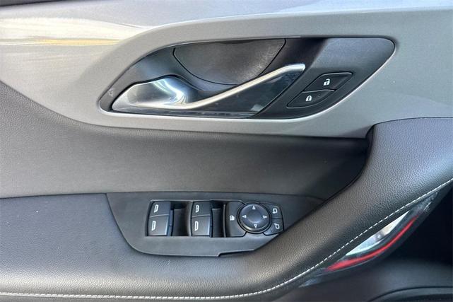 Photo of 2025 Summit White Chevrolet Blazer