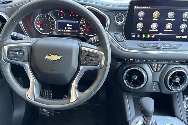 Photo of 2025 Summit White Chevrolet Blazer