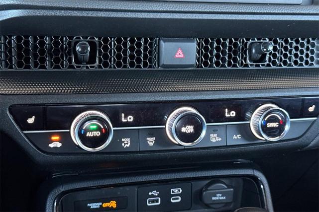 Photo of 2024 Crystal Black Pearl Honda CR-V Hybrid