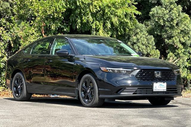 Photo of 2025 Crystal Black Pearl Honda Accord