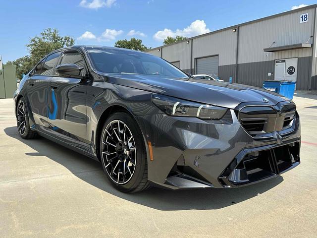 Photo of 2026 Dark Graphite Metallic BMW M5
