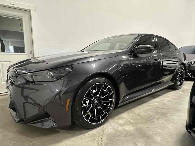 Photo of 2026 Dark Graphite Metallic BMW M5