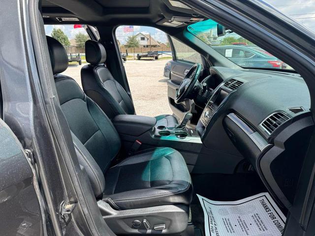 Photo of 2016 Gray Ford Explorer