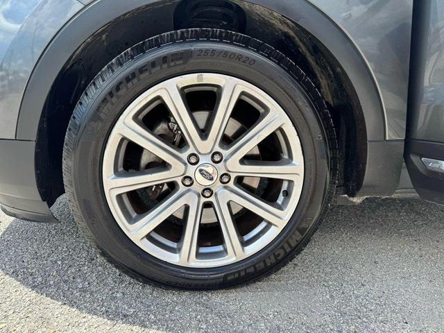 Photo of 2016 Gray Ford Explorer