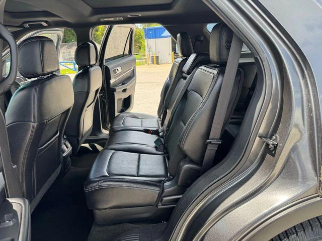 Photo of 2016 Gray Ford Explorer