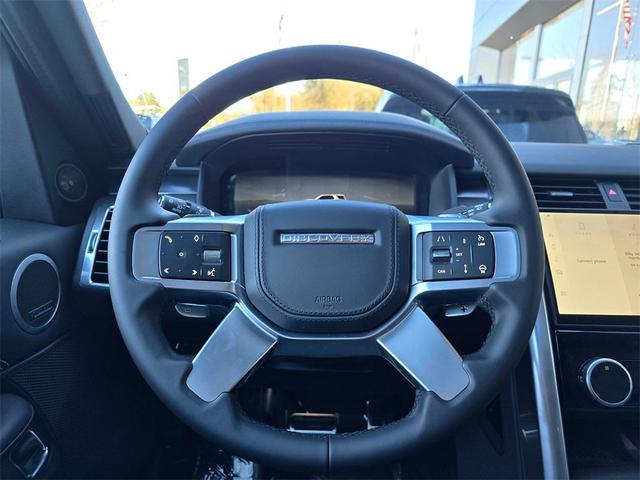 Photo of 2025 Fuji White Land Rover Discovery
