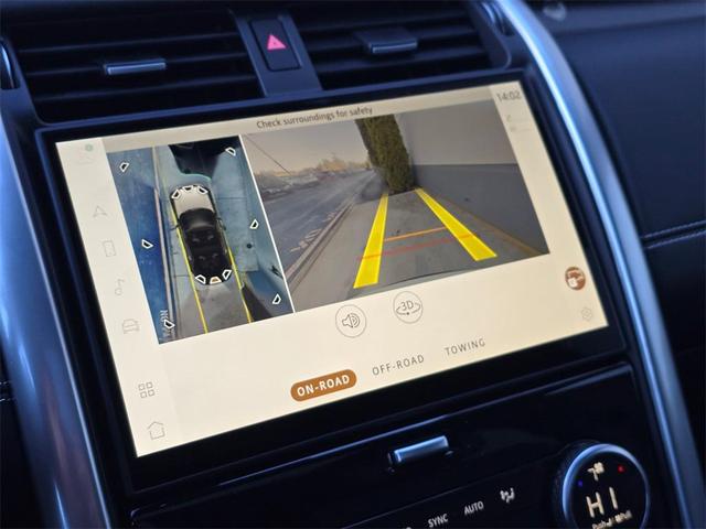 Photo of 2025 Fuji White Land Rover Discovery