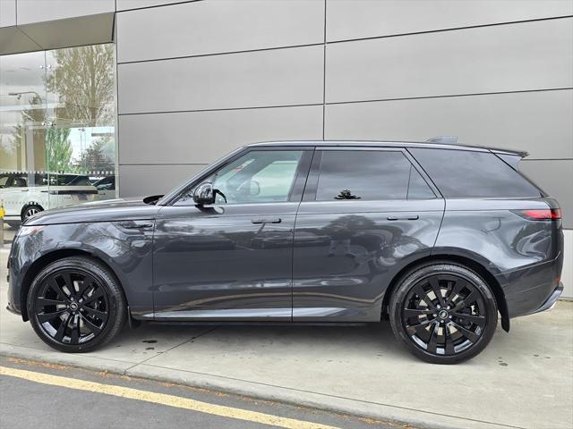 Photo of 2025 Green Land Rover Range Rover Sport