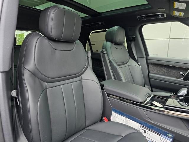 Photo of 2025 Green Land Rover Range Rover Sport