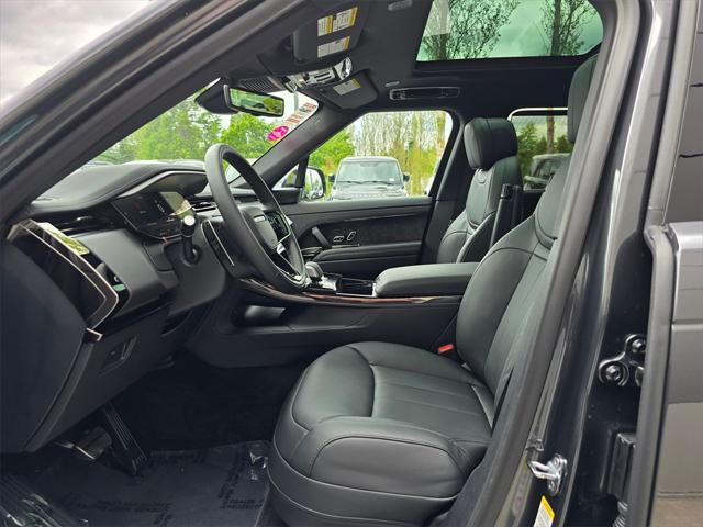 Photo of 2025 Green Land Rover Range Rover Sport