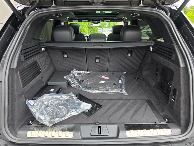 Photo of 2025 Green Land Rover Range Rover Sport