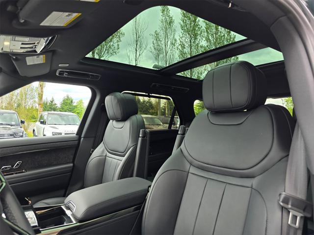 Photo of 2025 Green Land Rover Range Rover Sport