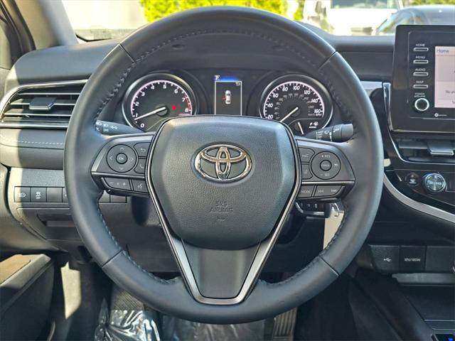 Photo of 2022 Midnight Black Metallic Toyota Camry
