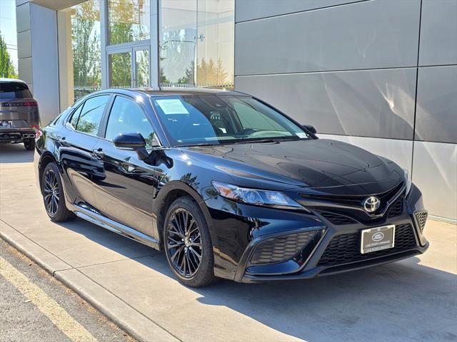 Photo of 2022 Midnight Black Metallic Toyota Camry
