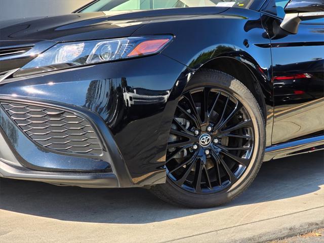 Photo of 2022 Midnight Black Metallic Toyota Camry