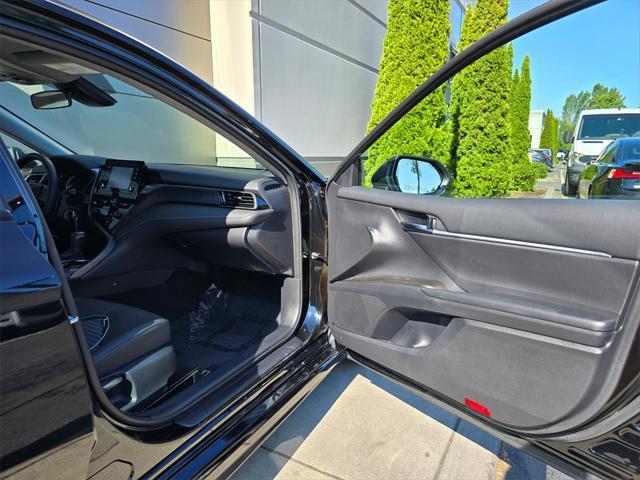 Photo of 2022 Midnight Black Metallic Toyota Camry