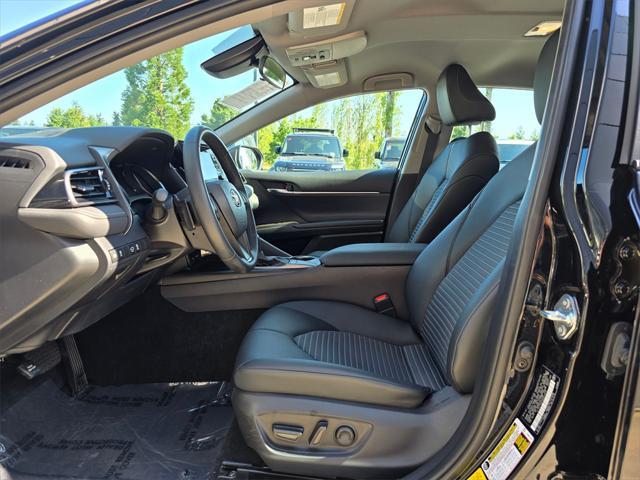 Photo of 2022 Midnight Black Metallic Toyota Camry