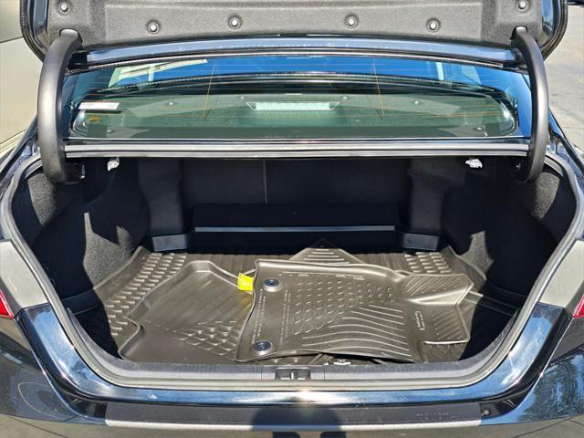Photo of 2022 Midnight Black Metallic Toyota Camry