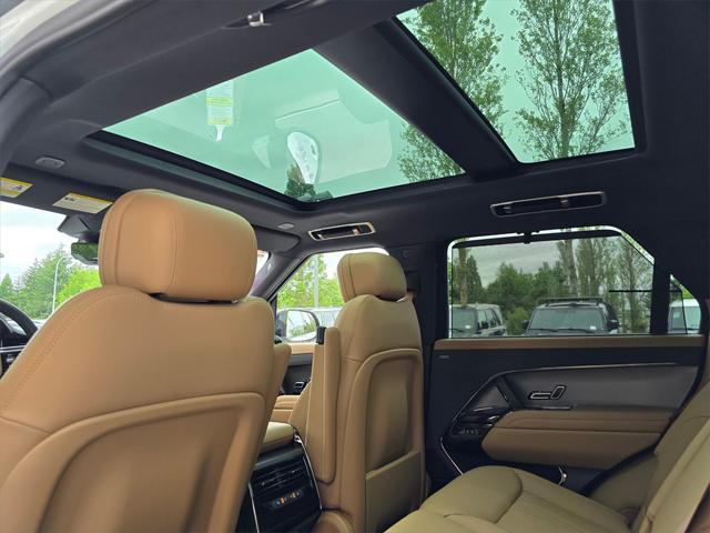 Photo of 2025 Fuji White Land Rover Range Rover Sport