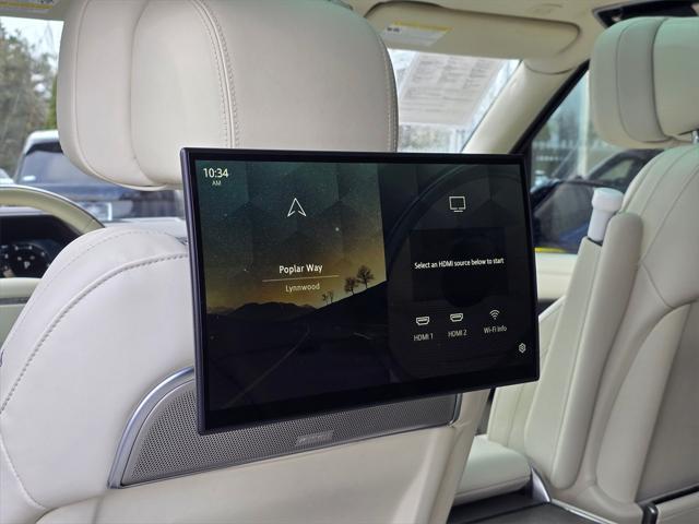 Photo of 2023 Velocity Blue SV Bespoke Ultra Metallic Gloss Land Rover Range Rover