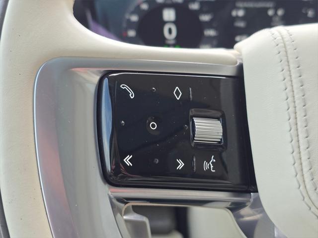 Photo of 2023 Velocity Blue SV Bespoke Ultra Metallic Gloss Land Rover Range Rover