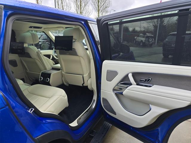 Photo of 2023 Velocity Blue SV Bespoke Ultra Metallic Gloss Land Rover Range Rover