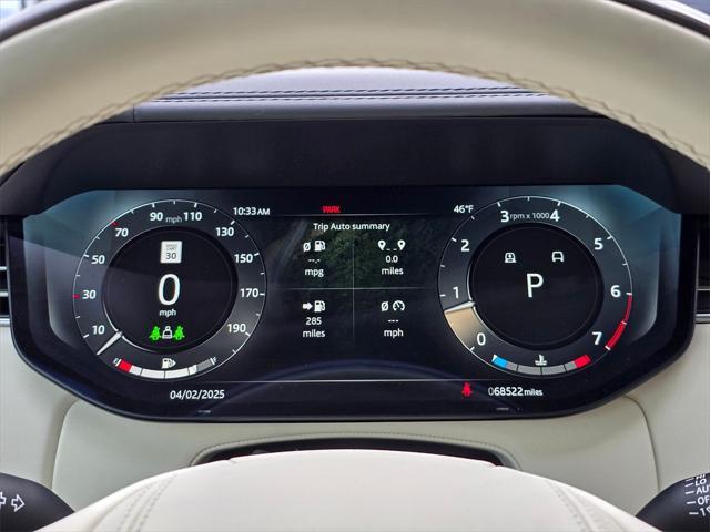 Photo of 2023 Velocity Blue SV Bespoke Ultra Metallic Gloss Land Rover Range Rover