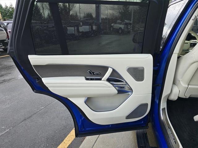 Photo of 2023 Velocity Blue SV Bespoke Ultra Metallic Gloss Land Rover Range Rover