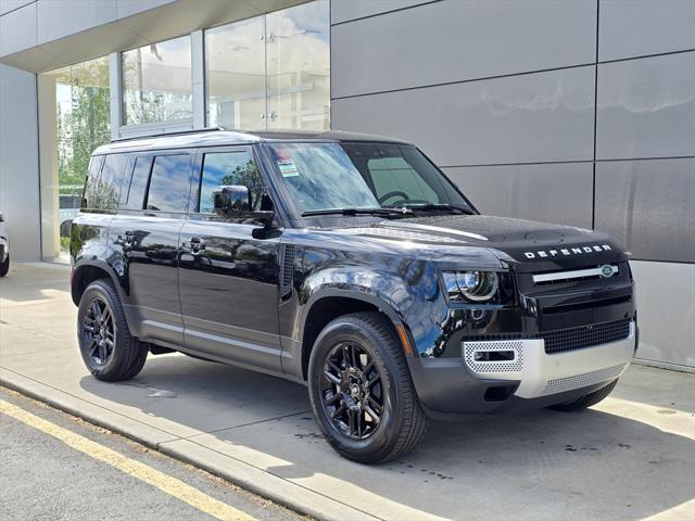 Photo of 2025 Santorini Black Land Rover Defender