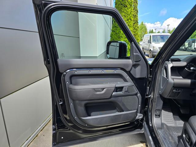 Photo of 2025 Santorini Black Land Rover Defender