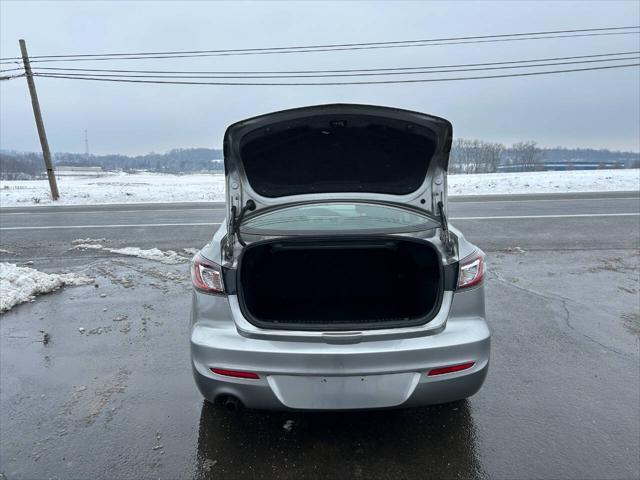Photo of 2013 Liquid Silver Metallic Mazda Mazda3