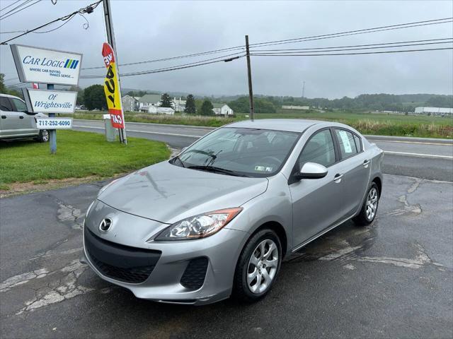 Photo of 2013 Liquid Silver Metallic Mazda Mazda3