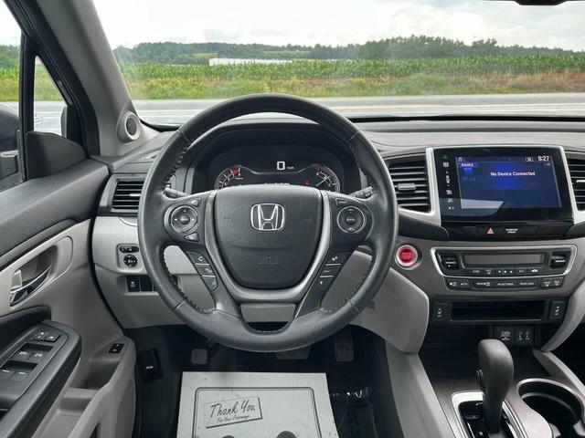 Photo of 2016 Blue Honda Pilot