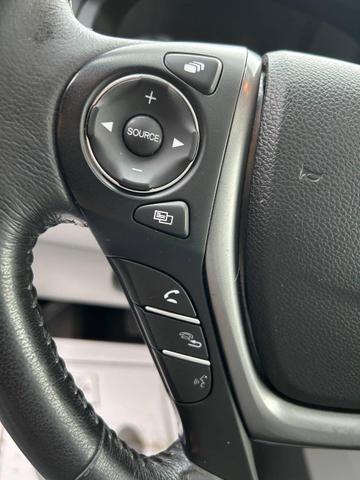 Photo of 2016 Blue Honda Pilot