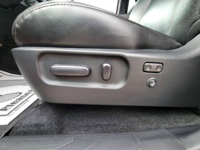 Photo of 2020 Maroon Toyota Tacoma