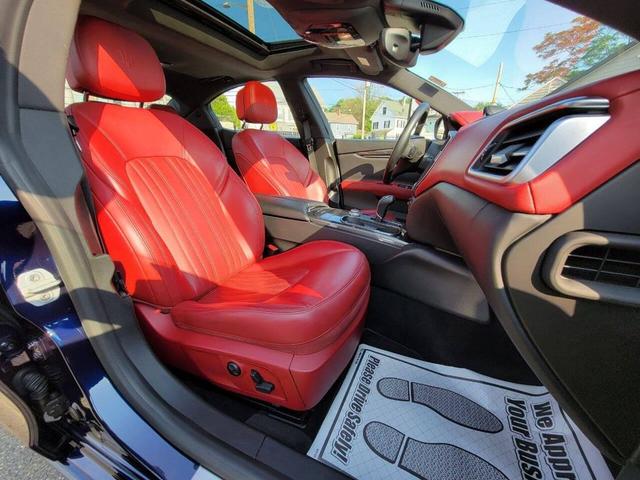 Photo of 2017 Blue Maserati Ghibli