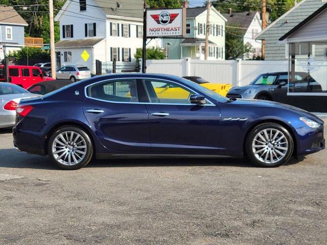 Photo of 2017 Blue Maserati Ghibli