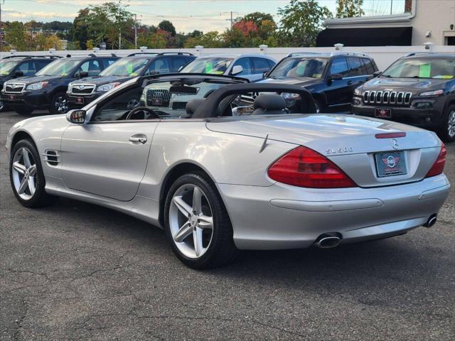 Photo of 2005 Silver Mercedes-Benz SL-Class